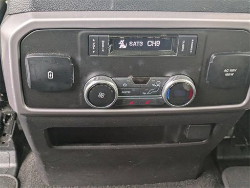 Used 2019 Ford Expedition Platinum image 17