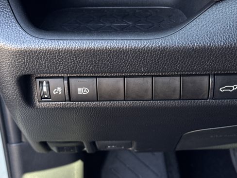 Used 2023 Toyota RAV4 XLE Premium image 23