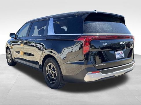 Used 2025 Kia Carnival LXS image 7