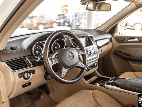 Used 2016 Mercedes-Benz GL 450 4MATIC w/ Premium I Package image 20