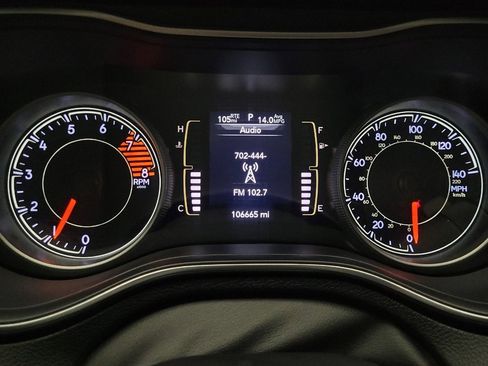 Used 2019 Jeep Cherokee Latitude w/ Popular Appearance Group image 23