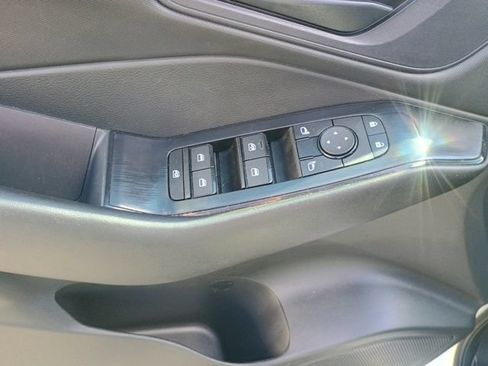 Used 2024 Nissan Rogue S AWD/4WD image 23