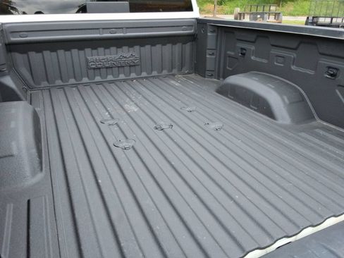 Certified 2022 Chevrolet Silverado 2500 High Country w/ Z71 Off-Road Package AWD/4WD image 19
