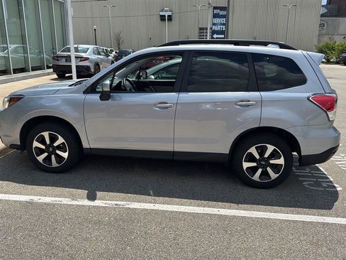 Used 2018 Subaru Forester 2.5i Premium w/ All-Weather Package AWD/4WD image 7