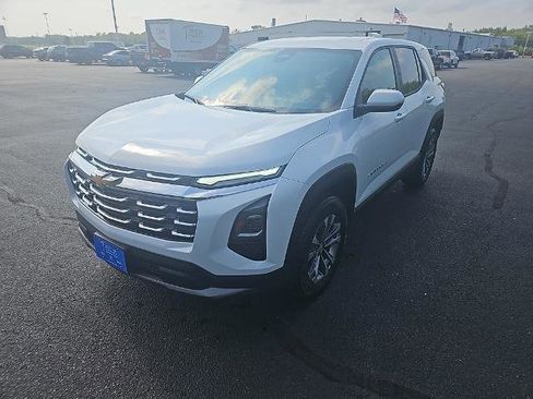 New 2026 Chevrolet Equinox LT w/ Convenience Package II image 2
