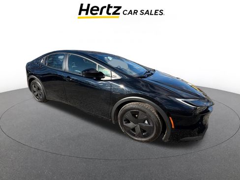 Used 2025 Toyota Prius LE image 1