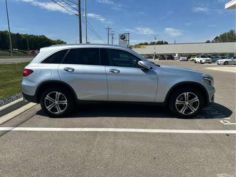 Used 2017 Mercedes-Benz GLC 300 4MATIC image 8