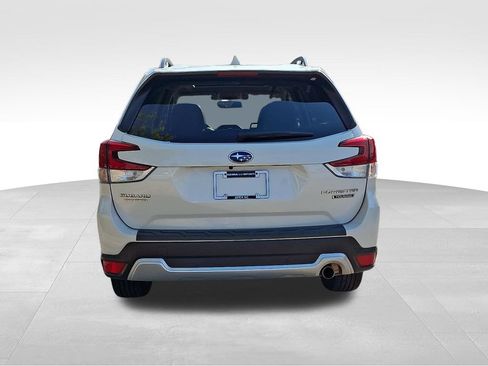 Used 2019 Subaru Forester Touring AWD/4WD image 5