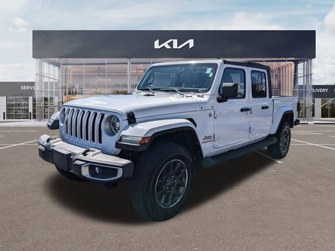 Used 2020 Jeep Gladiator Overland w/ LED Lighting Group image 9