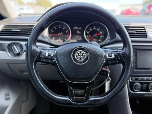Used 2017 Volkswagen Passat 1.8T R-Line image 24