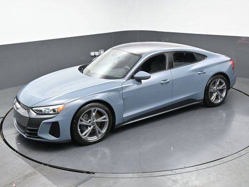 Used 2022 Audi e-tron GT Premium Plus image 45