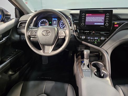 Used 2024 Toyota Camry SE w/ Convenience Package image 9