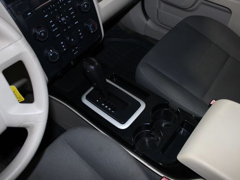 Used 2011 Ford Escape XLS w/ 101A Rapid Spec Order Code FWD image 15
