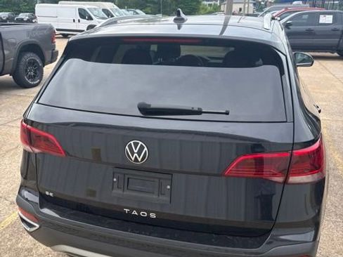 Used 2024 Volkswagen Taos SE FWD image 6