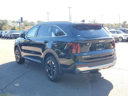 New 2026 Kia Sorento S image 4