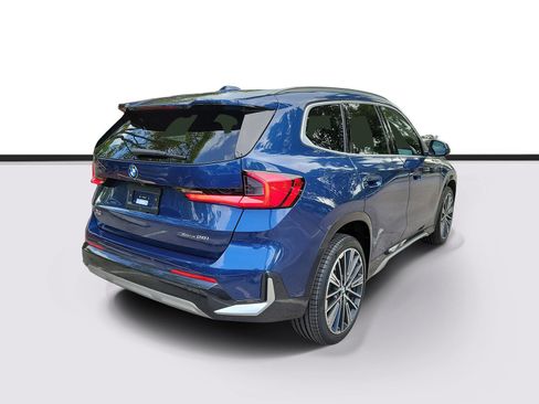 Used 2025 BMW X1 xDrive28i w/ Convenience Package AWD/4WD image 4