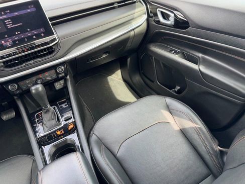 Used 2022 Jeep Compass Limited image 15