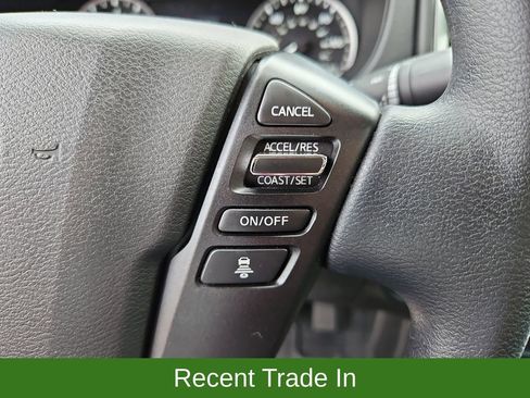 Used 2025 Nissan Frontier SV image 12