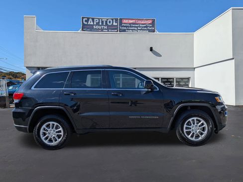 Used 2019 Jeep Grand Cherokee Laredo w/ Security & Convenience Group image 2