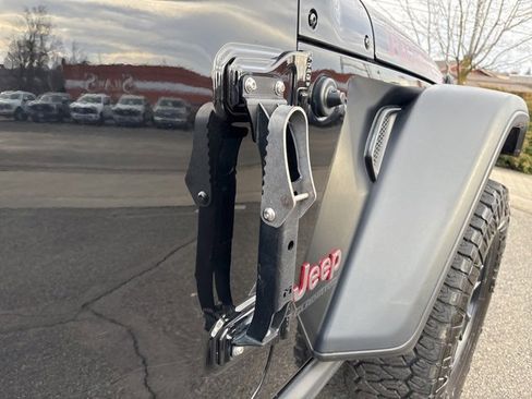 Used 2023 Jeep Gladiator Rubicon w/ Cold Weather Group image 37