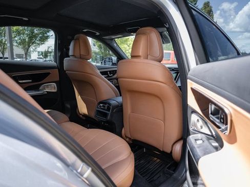 Certified 2024 Mercedes-Benz E 350 4MATIC Sedan image 32