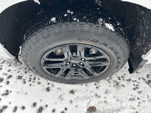 Used 2022 Chevrolet Silverado 1500 RST w/ Z71 Off-Road Package image 11