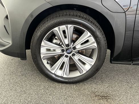 Certified 2024 Subaru Solterra Touring w/ Touring Package image 28