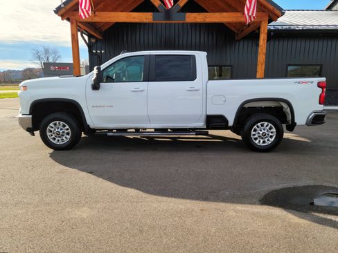 Used 2024 Chevrolet Silverado 2500 LT image 29