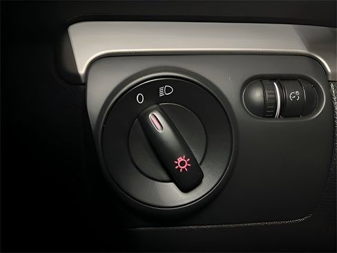 Used 2010 Volkswagen Golf 2-Door image 41