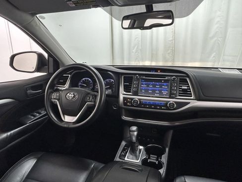 Used 2015 Toyota Highlander XLE image 10