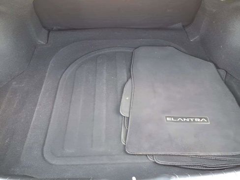 Certified 2024 Hyundai Elantra Blue image 9