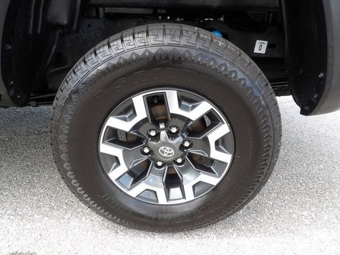 Used 2022 Toyota Tacoma TRD Off-Road w/ Technology Package RWD image 51