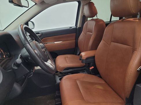 Used 2017 Jeep Compass High Altitude FWD image 17