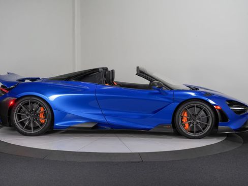 Used 2022 McLaren 765LT RWD image 11