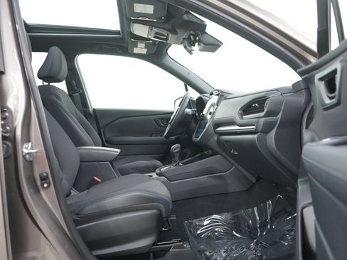 Used 2025 Subaru Forester Premium AWD/4WD image 11