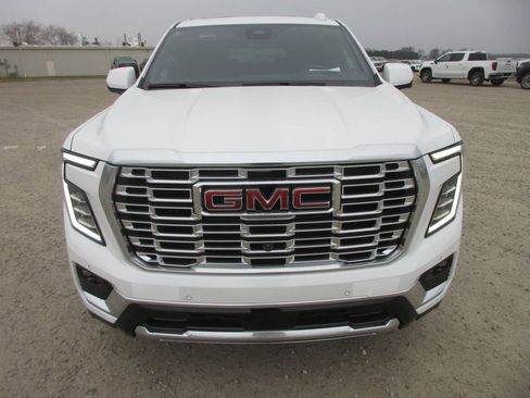 New 2026 GMC Yukon XL Denali image 10