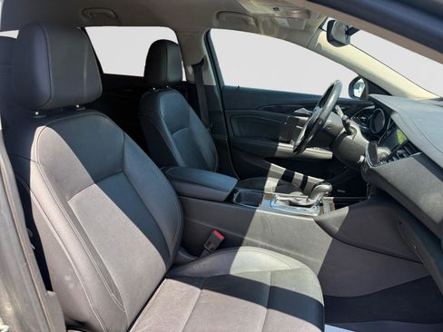 Used 2018 Buick Regal Essence w/ Sights and Sounds Package AWD/4WD image 15