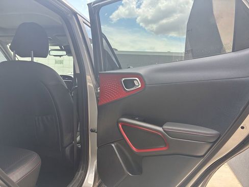 Used 2023 Kia Soul GT-Line w/ GT-Line Technology Package FWD image 9