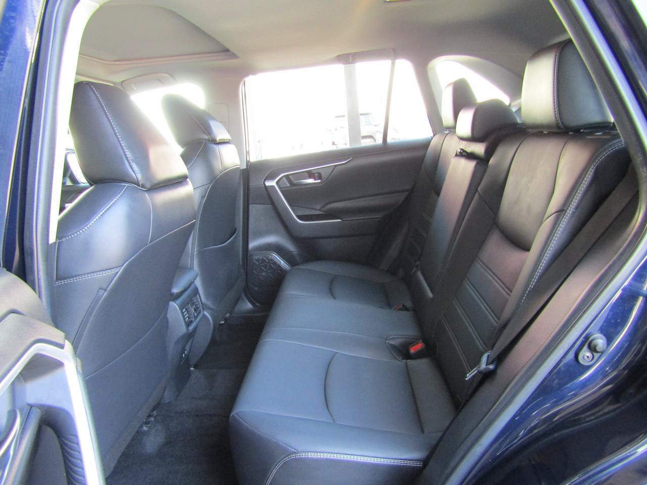Used 2021 Toyota RAV4 XLE Premium FWD image 10