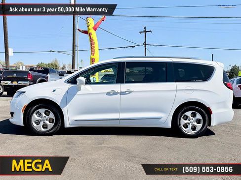 Used 2018 Chrysler Pacifica Touring-L FWD image 7