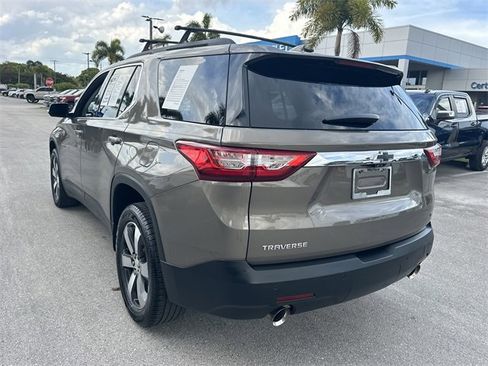 Used 2020 Chevrolet Traverse LT w/ LT Premium Package image 6