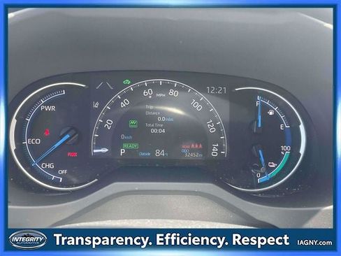 Used 2024 Toyota RAV4 SE w/ Weather & Moonroof Package AWD/4WD image 29