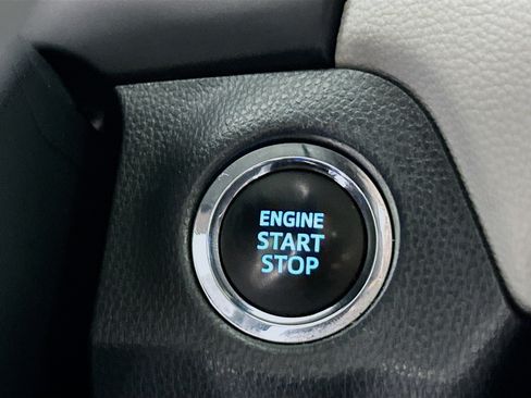 Used 2022 Toyota RAV4 XLE w/ Convenience Package image 19