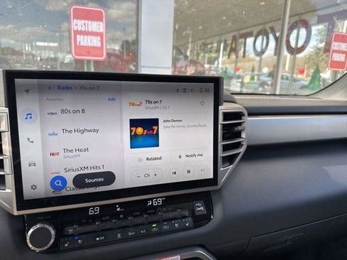 Used 2025 Toyota Tundra Limited image 32