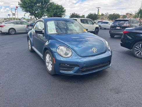 Used 2017 Volkswagen Beetle 1.8T Classic FWD image 3