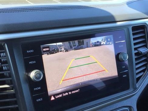 Used 2020 Volkswagen Atlas Cross Sport SE image 24