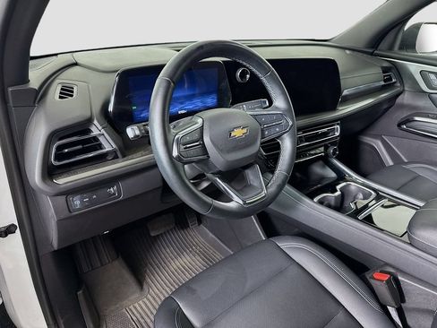 Used 2024 Chevrolet Traverse LT w/ LPO, Floor Liner Package FWD image 9