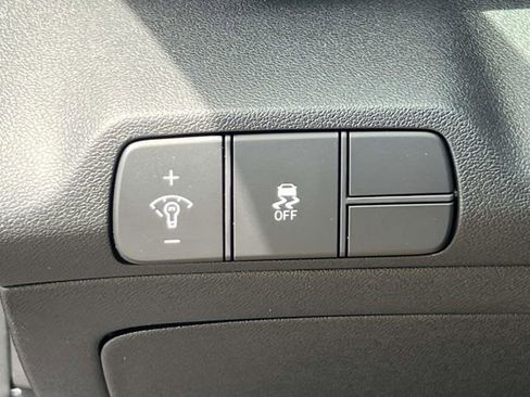 Certified 2024 Hyundai Elantra SEL FWD image 18