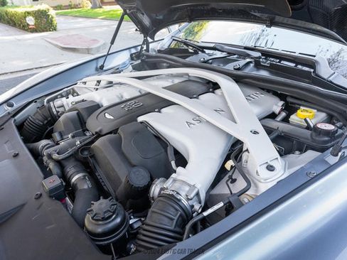 Used 2014 Aston Martin Vanquish Coupe image 17