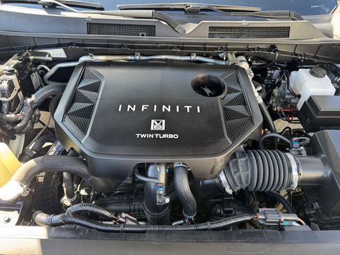 Used 2025 INFINITI QX80 Sensory image 9